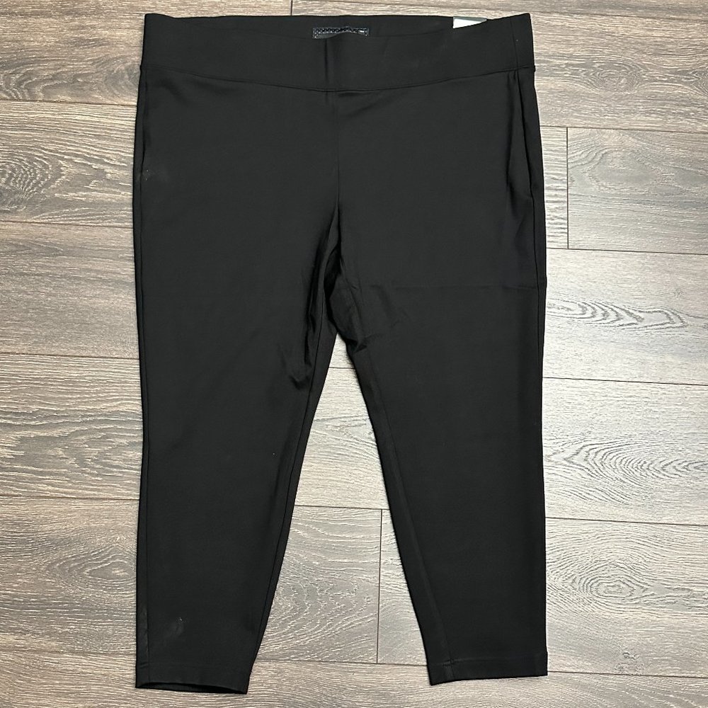 Torrid Ponte Pull-On Pixie Pant - NWOT - size 4